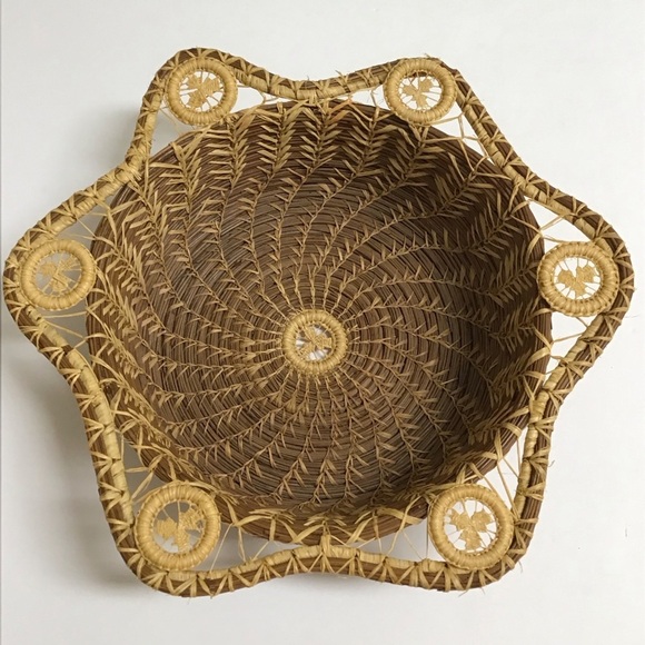 Folk Art Hand Woven Pine Needle Basket Master Weaver Intricate 10x3” Vintage USA - Picture 5 of 13